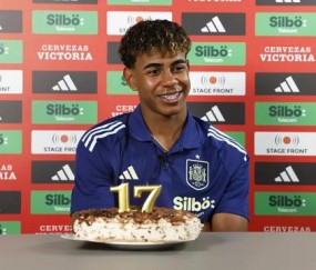 kaiyun sports-亚马尔17岁生日：姆巴佩要我球衣，我不会成为梅西